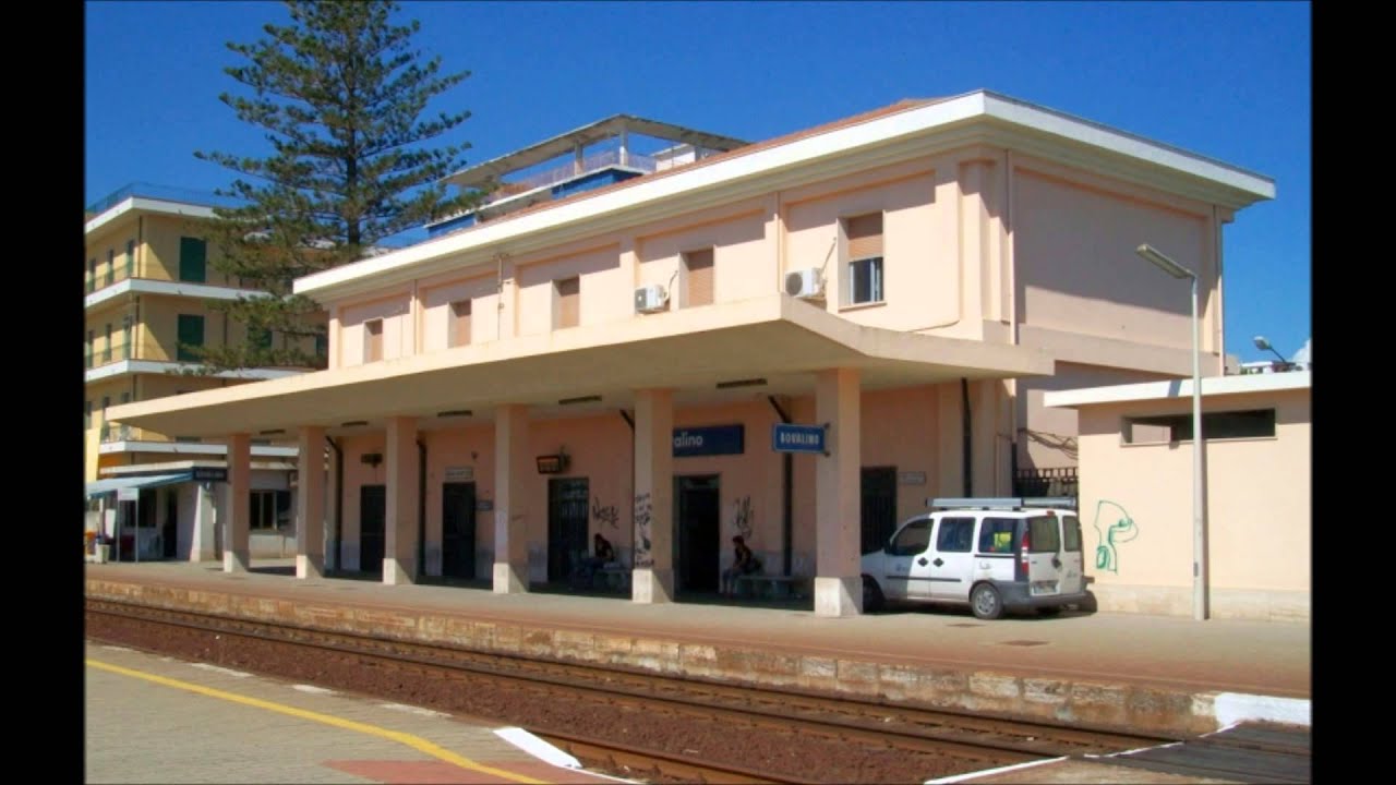 Annunci alla Stazione di Bovalino