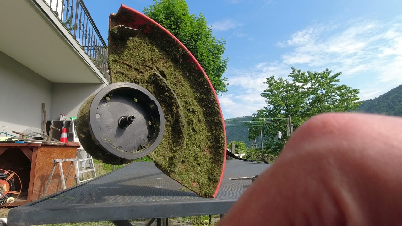 Rasentrimmer Faden nachfüllen - YouTube