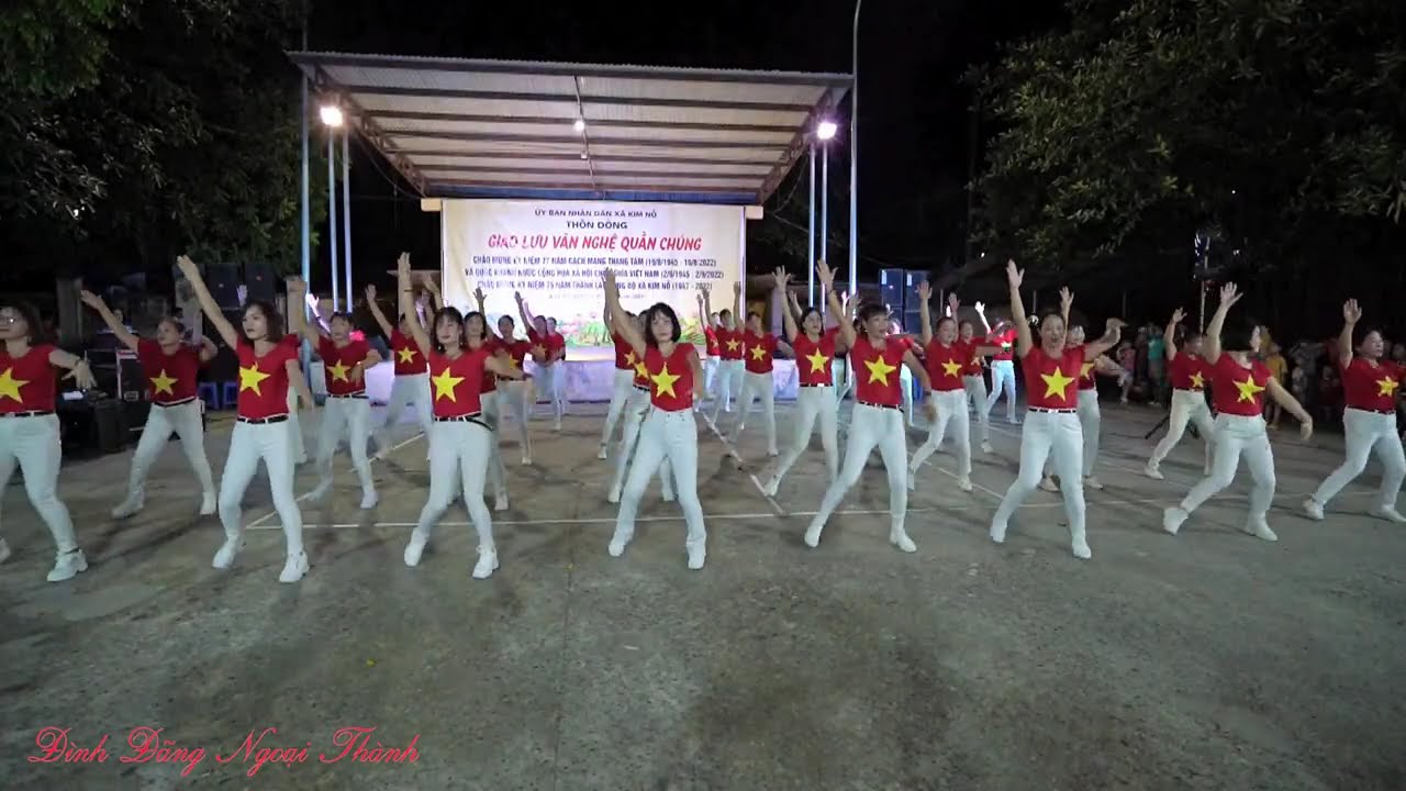 LK Như có Bác Hồ trong ngày vui đại thắng - Khiêu vũ TT thôn Đông, Kim Nỗ, Đông Anh, Hà Nội.