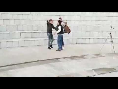صاحبك ازا ضهرك مال تلقالك عكازه معندك صاحب يخير تخلص حياتك