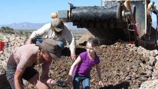 Deer Creek Arizona, Fire Agate Mining at David Penney's Claim 2016 screenshot 5