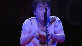 Kalimba (thumb Piano) player カリンバ親指ピアノ奏者HIROYUKI at TEDxTokyo (English)
