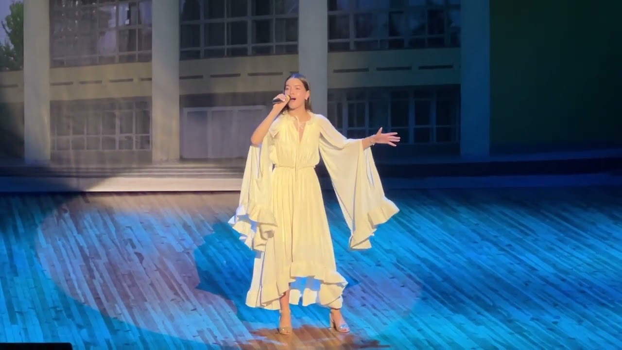 «Тільки раз цвіте любов» Ольга Стефанишина 