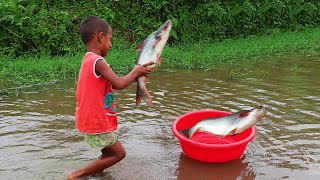 Amazing Fishing Video | Cute Baby Catching Fish by Hand From Water | Traditional kids fishing