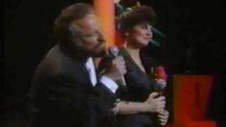 Linda Ronstadt & Barry Mann - Somewhere Out There-Live chords