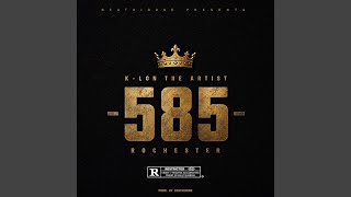 585