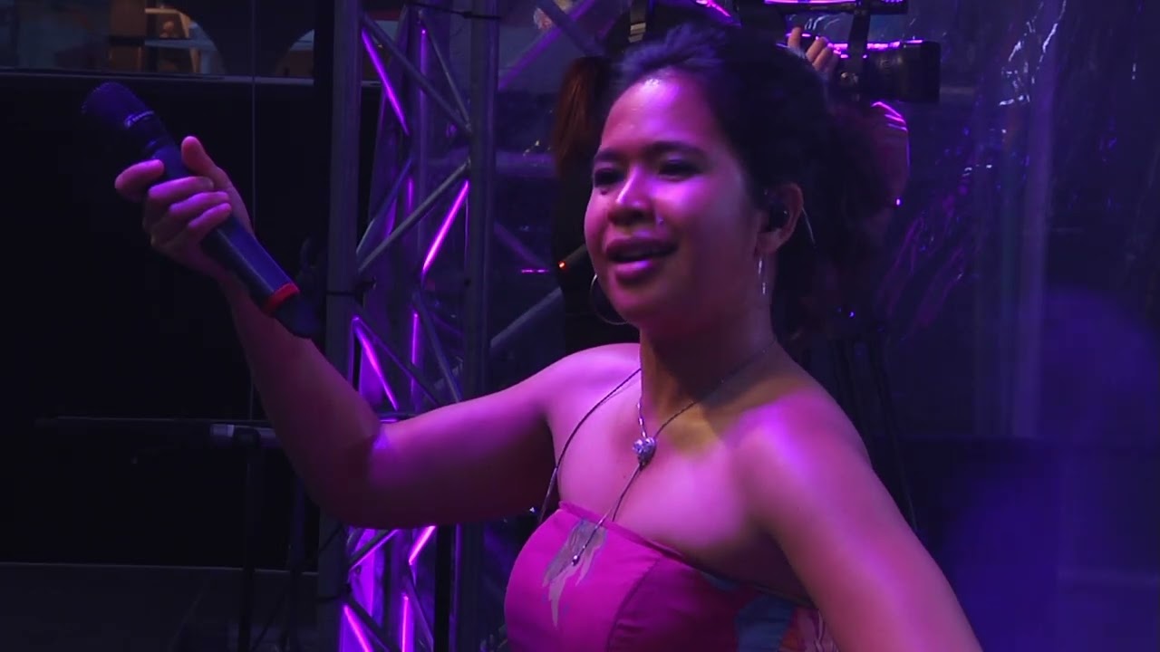 Nightfever – Medley (Staying Alive + Lady Marmelade + Fire To The Rain) – LIVE