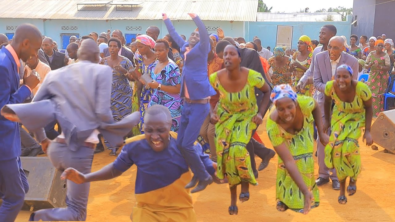 TWISHIMIRE MUMWAMI MUBYAGO NO MUMAKUBA NAKIVALE TURATARAMYE NUKURI 🙌🙏✍️