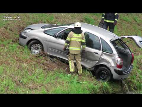 Z osebnim vozilom končal v reki Ščavnici