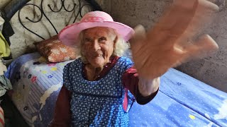 Abue Araceli, Por Fin Duerme En Un Colchón Digno