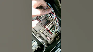 Fusible Du Pompe Carburant Fuse Of Fuel Pump In Peugeot 307 