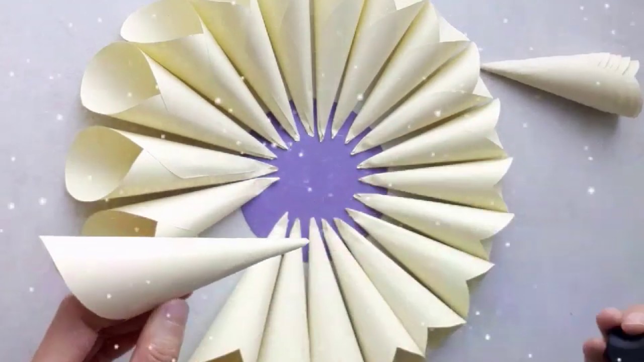 آموزش  ساخت # گل  با کاغذ رنگی برای تزیین در دیوار و تزیین # کادو # دکوراسیون