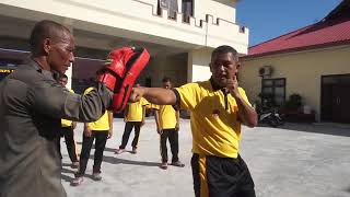 LATIHAN BELADIRI PETARUNG MMA SATBRIMOB POLDA KALTIM