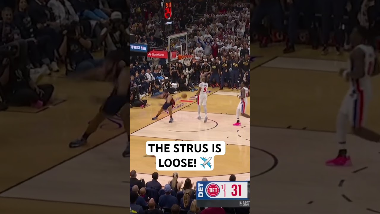 Max Strus takes flight after the steal!