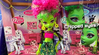 MONSTER HIGH SELF SCARE SECRETS VENUS MCFLYTRAP DOLL REVIEW AND UNBOXING! Chipped eyes??