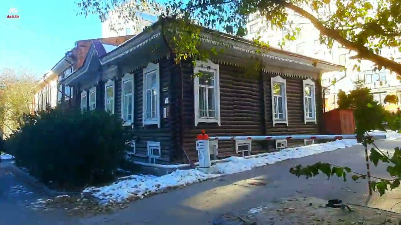 Ул.Коммунистическая. Несколько домов из начала 20 века. Новосибирск. 17.10.25.