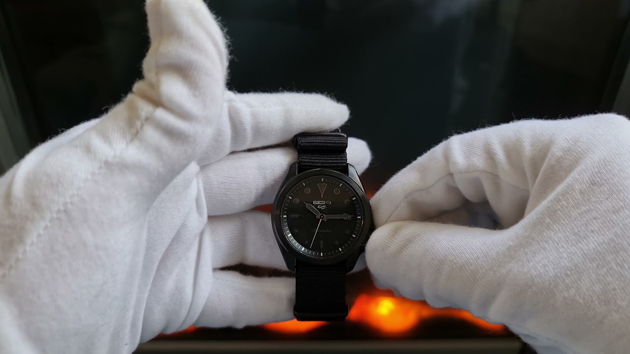 Seiko SRPE69K, Stealthy dress watch 