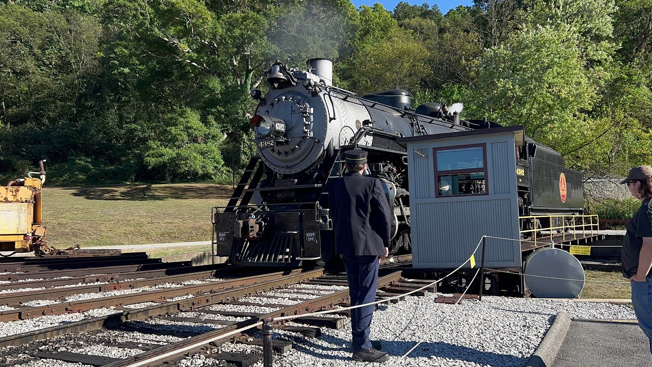GM&O 4382: Leaving the Soule Shop Turntable