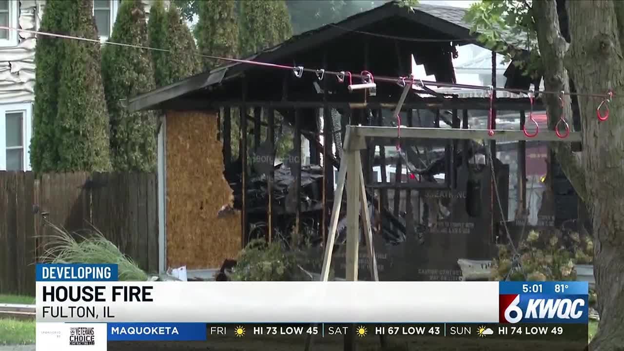 2 dogs rescued from Fulton house fire - YouTube
