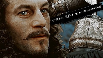 Captain James Hook ʔ Jason Isaacs