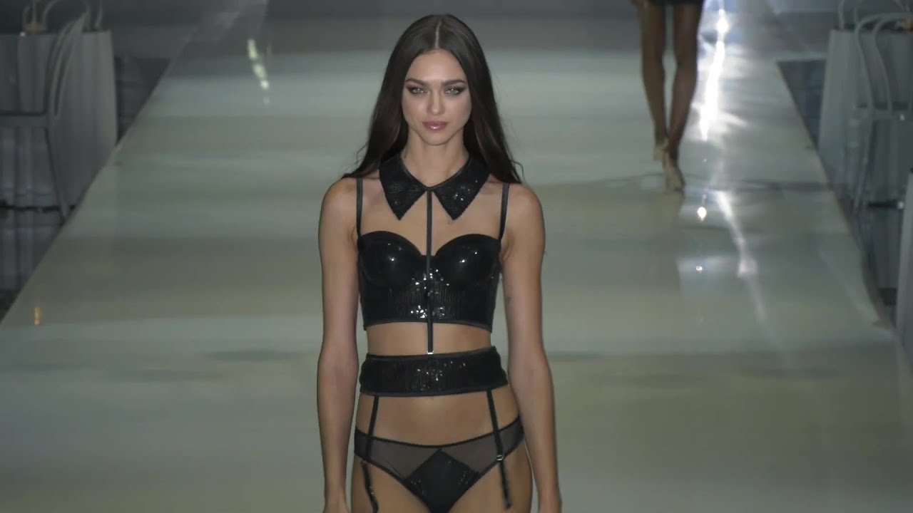 Intimissimi Lingerie Fashion Show 2020 (FW20) 🔥 