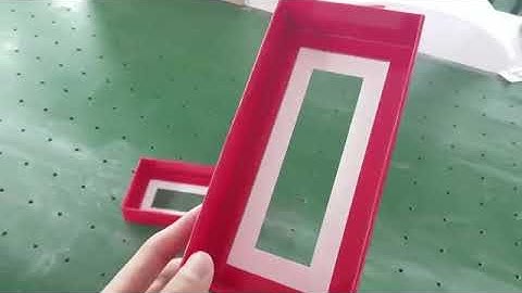 Rigid box wrapping machine for window box