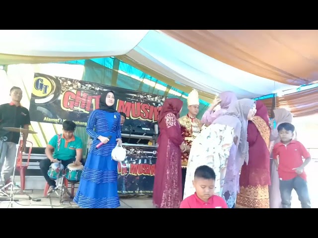 Lagu Lampung || KUNDANG AMPAI || Cipt.Hila Hambala ~ Cover, Rina Muzairi. class=