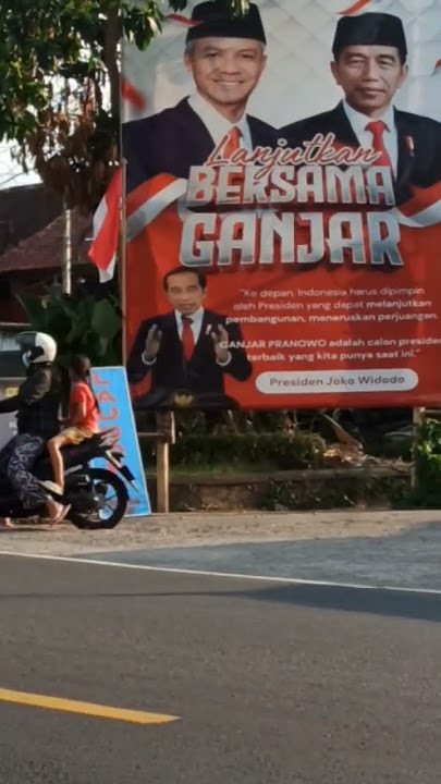 Foto Jokowi Masih Nongol di Baliho Caleg PDIP Meski Gibran Jadi Cawapres Partai Lain