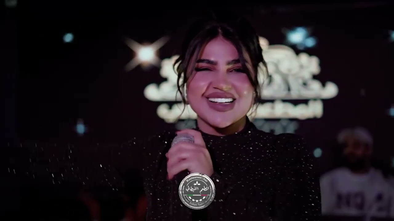 الفنانه قمر الزمان