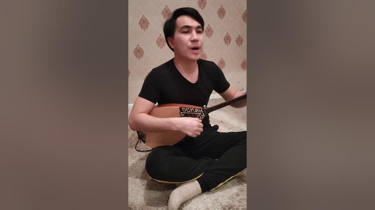 Тарканның жалаңаш суреті Порнодағы атақтылардың ұқсастығын қараңыз