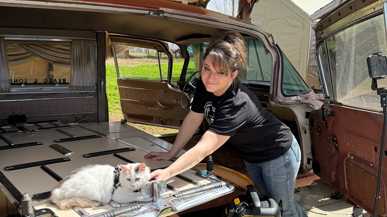 1960 Cadillac Hearse Front seat removal/floor cleaning 