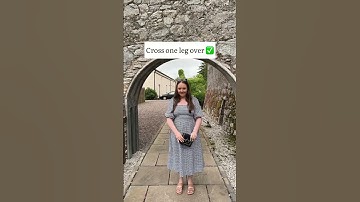 Elegant Pose to Hide the Stomach #pose #photopose #youtubeshorts #shortsfeed #posing #photography