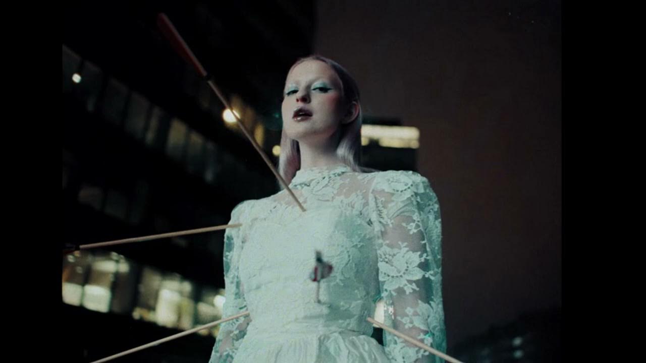 В сердце бахнули стрелы. Маркул и тося чайкина. Markul, тося чайкина - стрелы. Стрелы чтобы мимо меня пролетели песня. Маркул и тося чайкина стрелы.