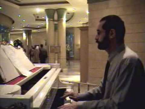 Wael Kamal plays Piano in Hilton Alexandria Green ...