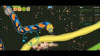 Worms crashing up down left right... total blitz! Love watching my worm size go BOOM💥 #wormate.io