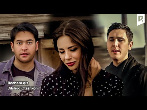 etakdagi va külotsiz etuk ayollar Ayol erkakning moyaklarini boglaydi