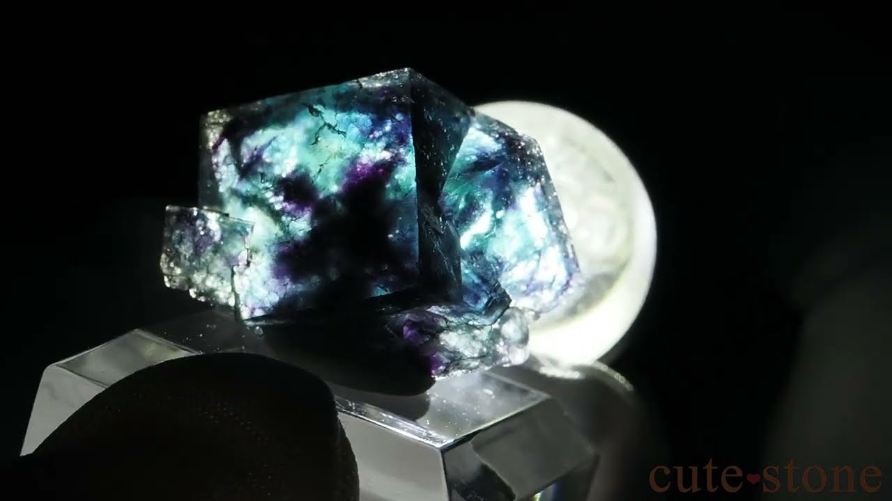 ナミビア Okorusu Mine｜Butterfly Pocket産 フローライトの原石 No.78