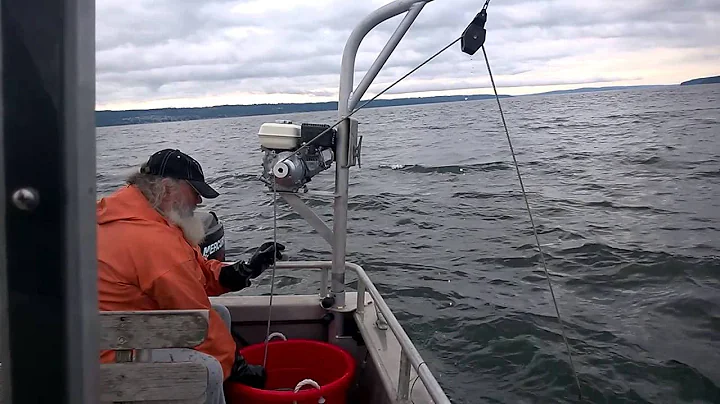 Steve hauling crab pots 2014