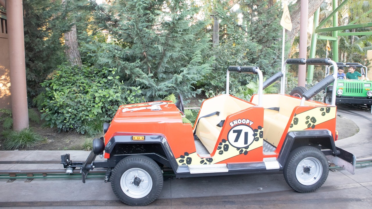 ENJOYING THE DRIVER CAR IN KNOTT'S BERRY FARM CAMP SNOOPY