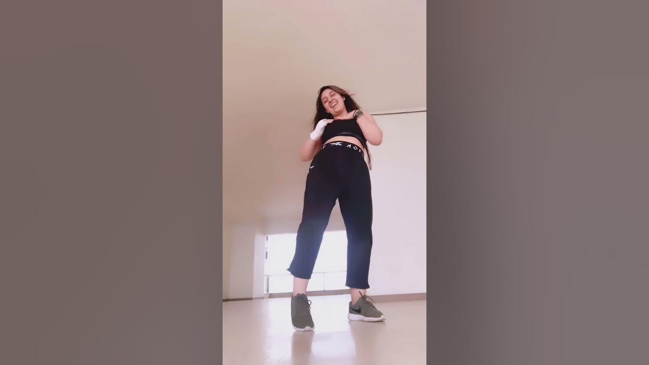 Ashnoor Kaur Cute Dance on Lazy Lad Song By Amit Trivedi and Richa Sharma #shorts