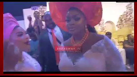 Eniola Badmus had issues with Laide Bakare in a show.
