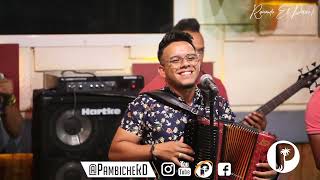 El Cuarteto Tierra Adentro Con El Chamakito Acordeon - La Mujer Es Una Flor