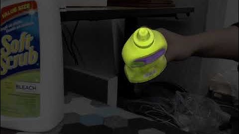 DeepIM tracking demo on mustard bottle