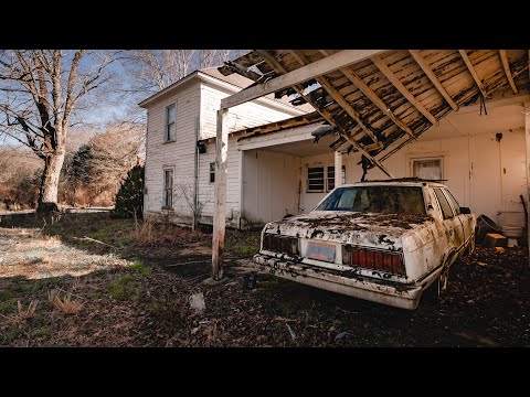 SHE DIED ON THE COUCH | Abandoned Retro Time Capsule