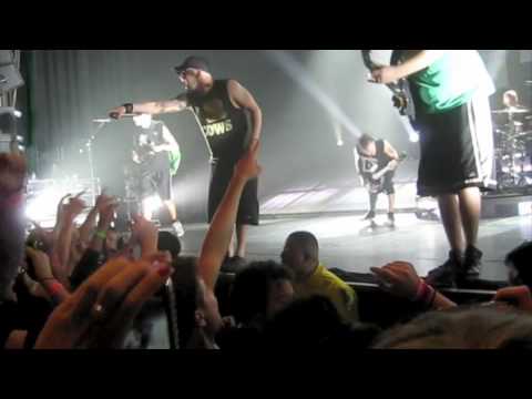 Killswitch Engage - Holy Diver Cover Live 2010 wit...