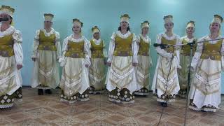 картинка: Любовь -  зелёный клён вокальный ансамбль Гармония