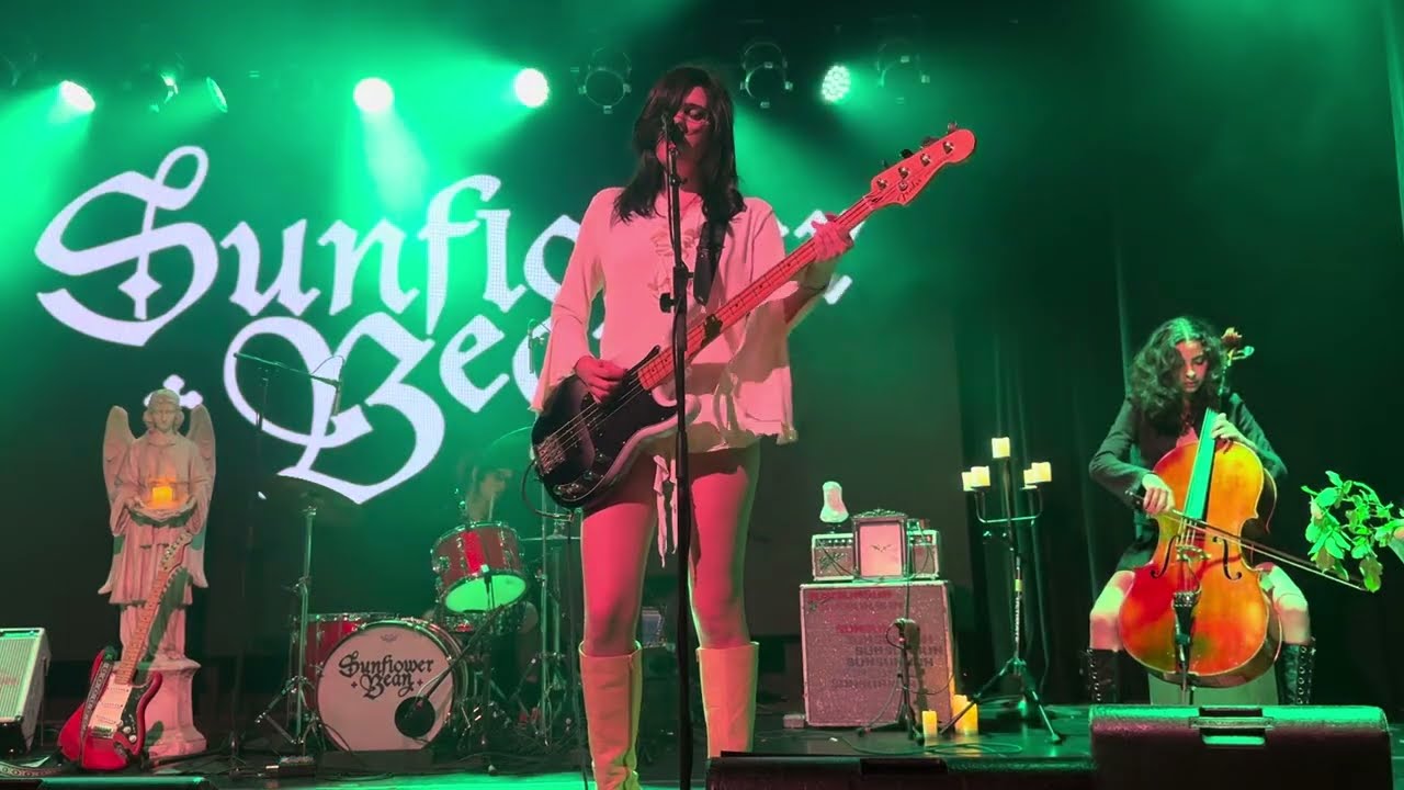 Obejrzyj Sunflower Bean, “Please Rewind” Live w YouTube Obejrzyj Sunflower Bean, “Please Rewind” Live w YouTube