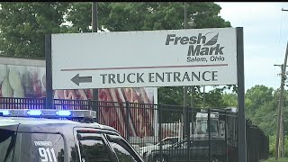 ICE arrests over 100 undocumented workers during raid of Salem meat plant screenshot 3