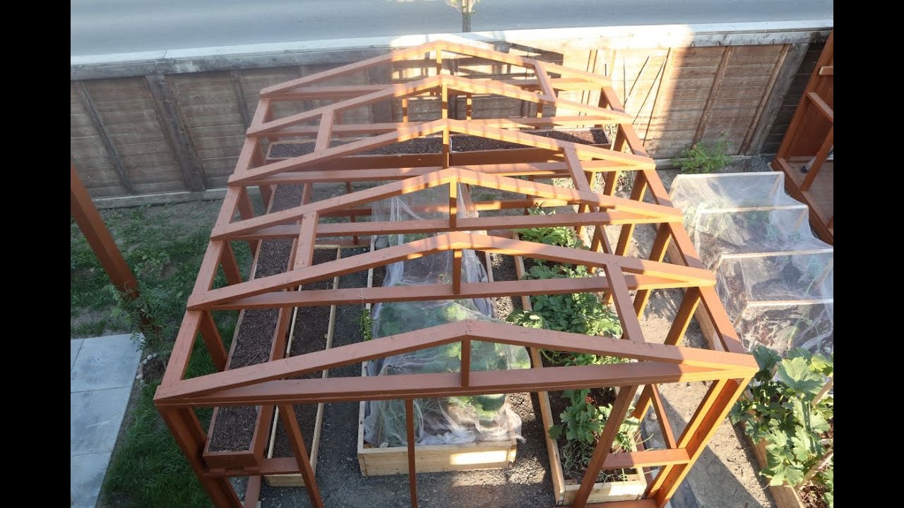 DIY Build A Solid Wood Greenhouse, Grow Hardy Crops in 30ºC Winters