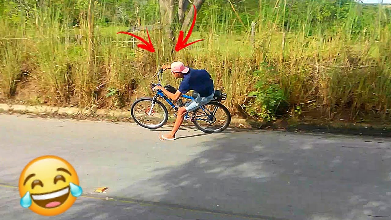 QUASE CAI NO QUEBRÃO/DE BIKE MOTORIZADA 😂😱!